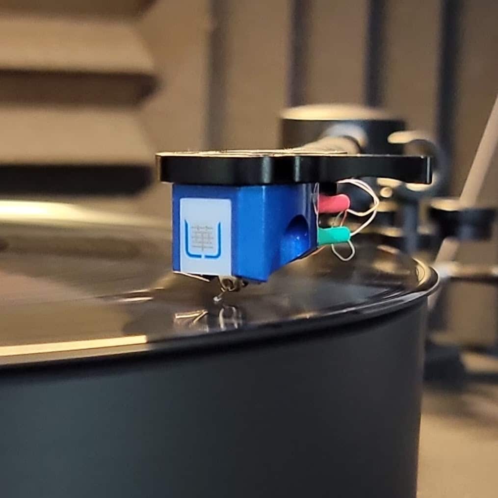 Hana Umami Blue moving-coil cartridge released - Dagogo